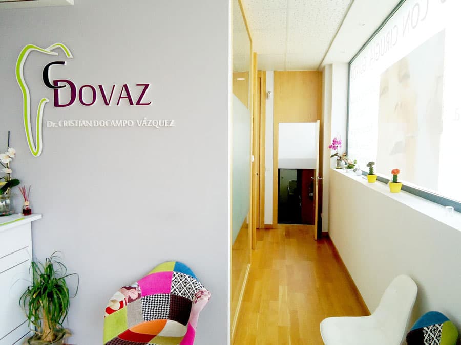 Instalaciones de la clínica dental C Dovaz en Vigo
