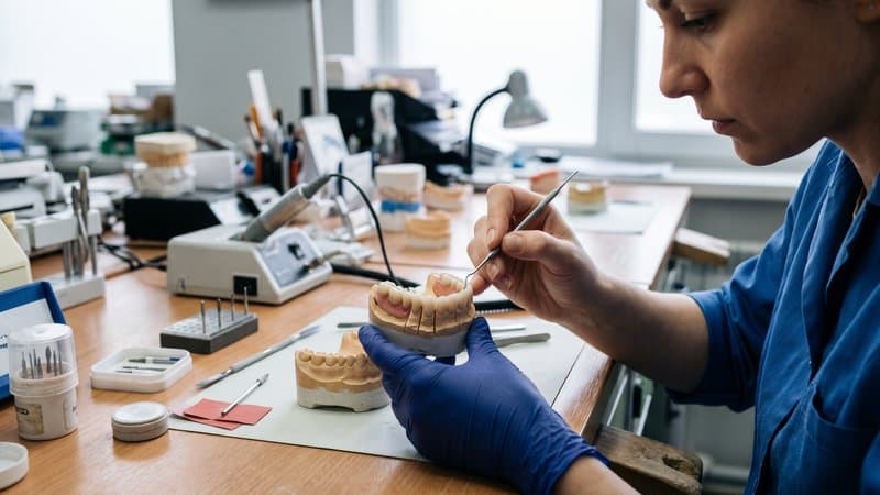 Prótesis dentales en clínica dental de Vigo