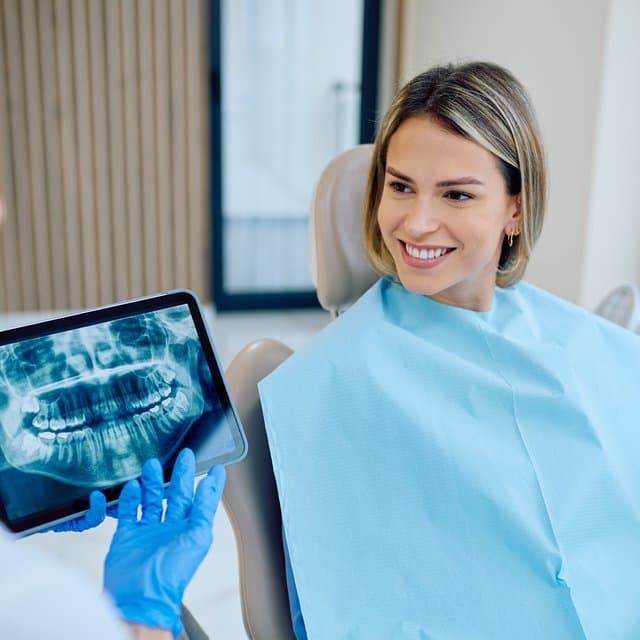 Especialistas en periodoncia en clínica dental en Vigo C Dovaz